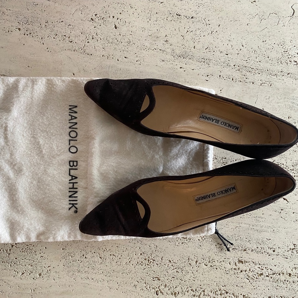 Manolo Blahnik Size 37 Chocolate Kitten Heels